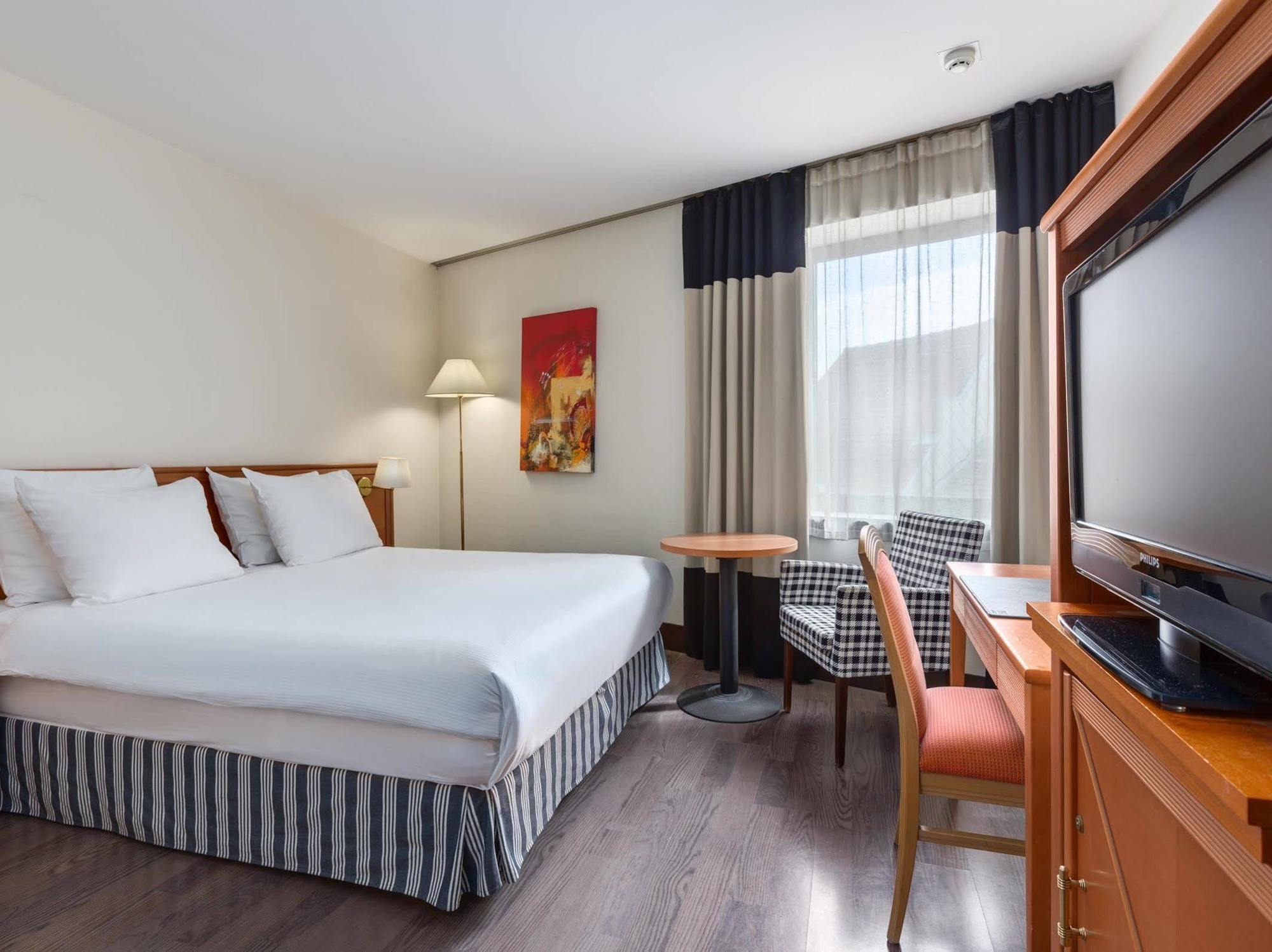 Hotel Nh Gent Sint Pieters Extérieur photo